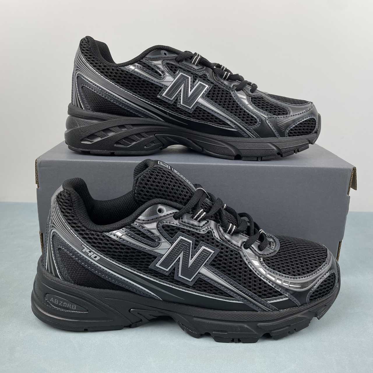 New Balance 740