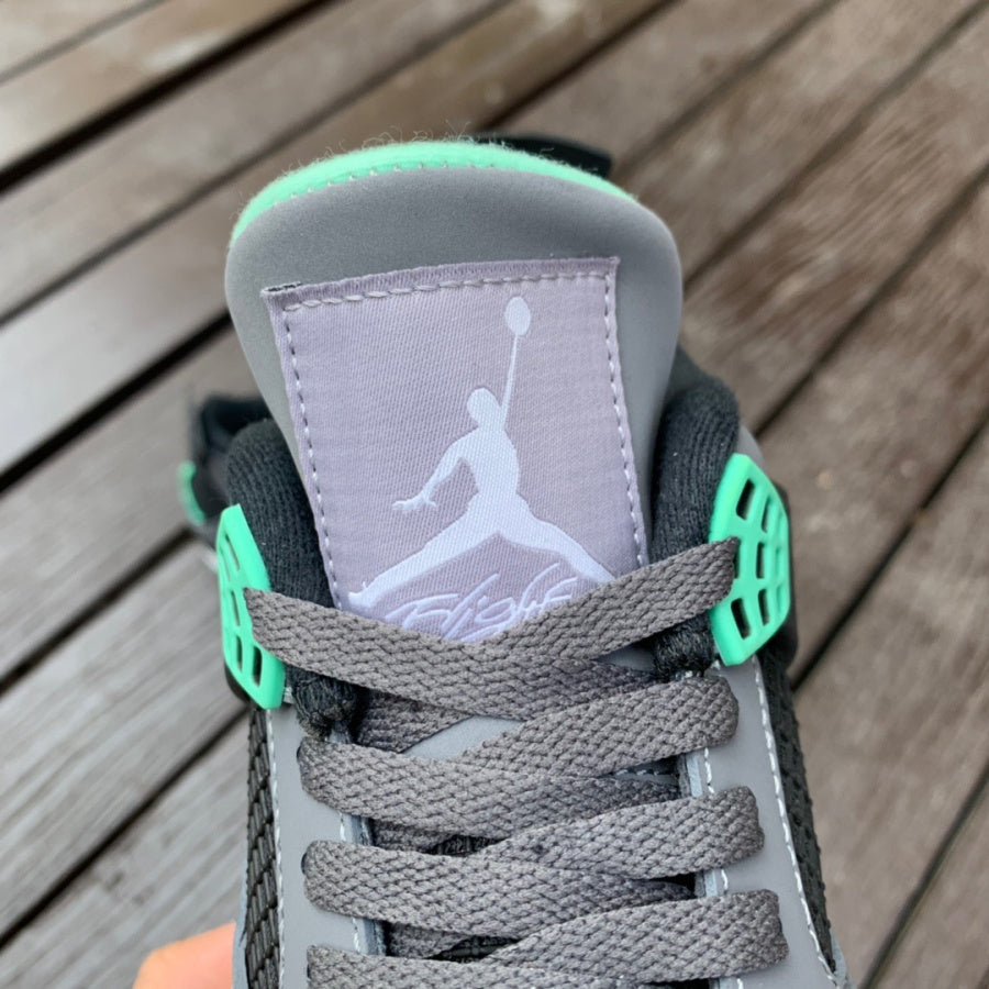 Air Jordan 4