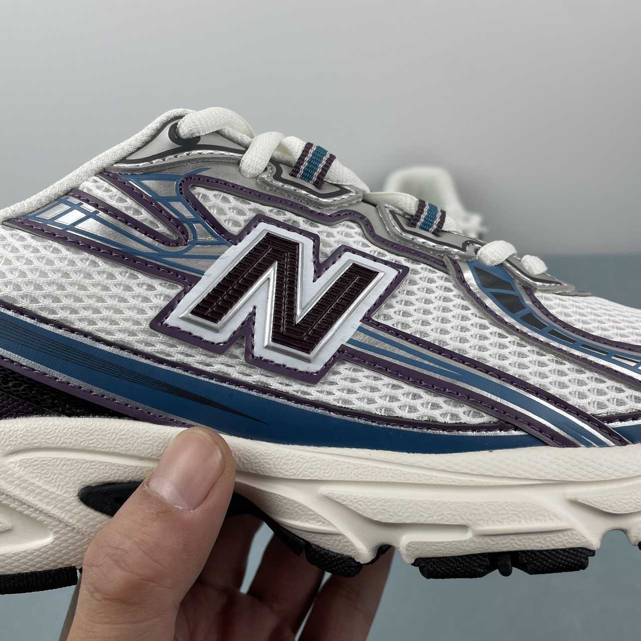 New Balance 740
