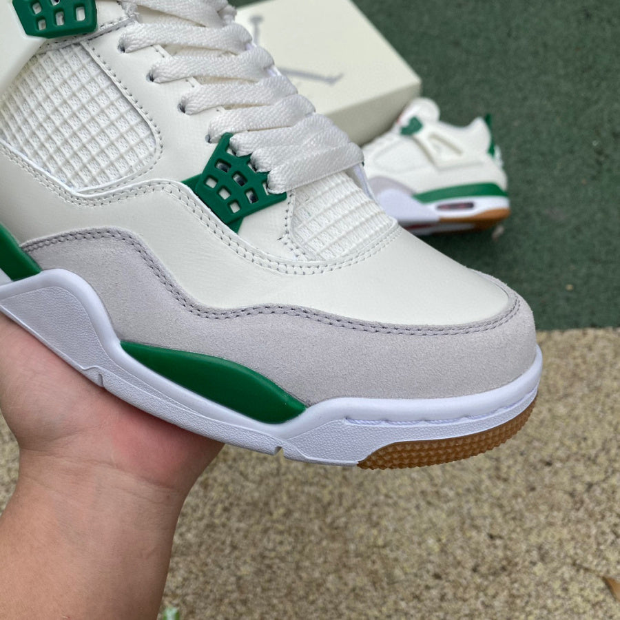 Air Jordan 4