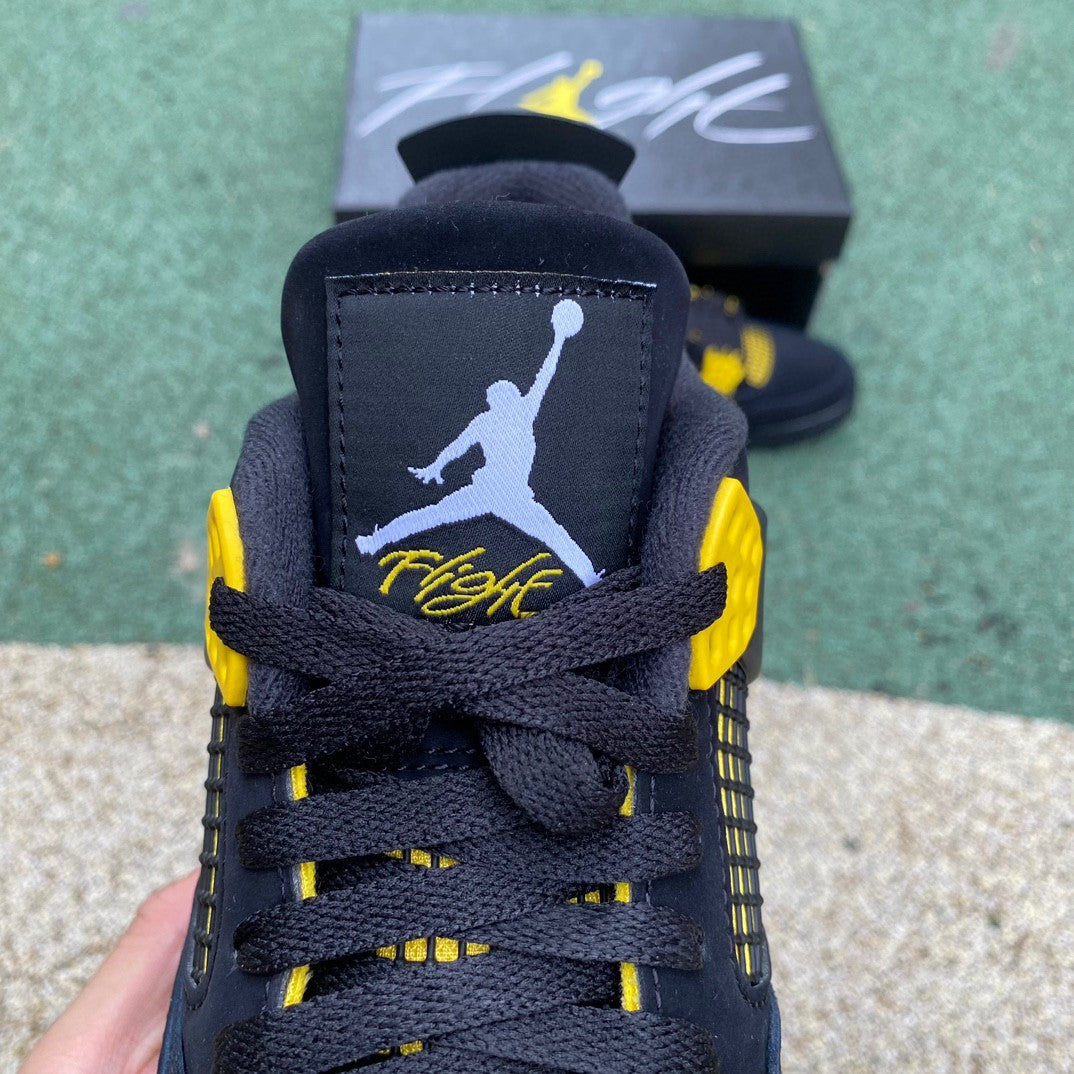 Air Jordan 4