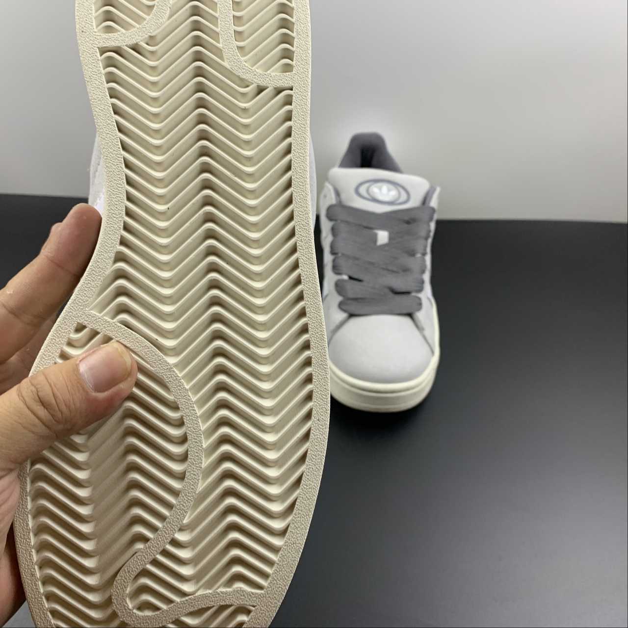 Adidas Campus 00s