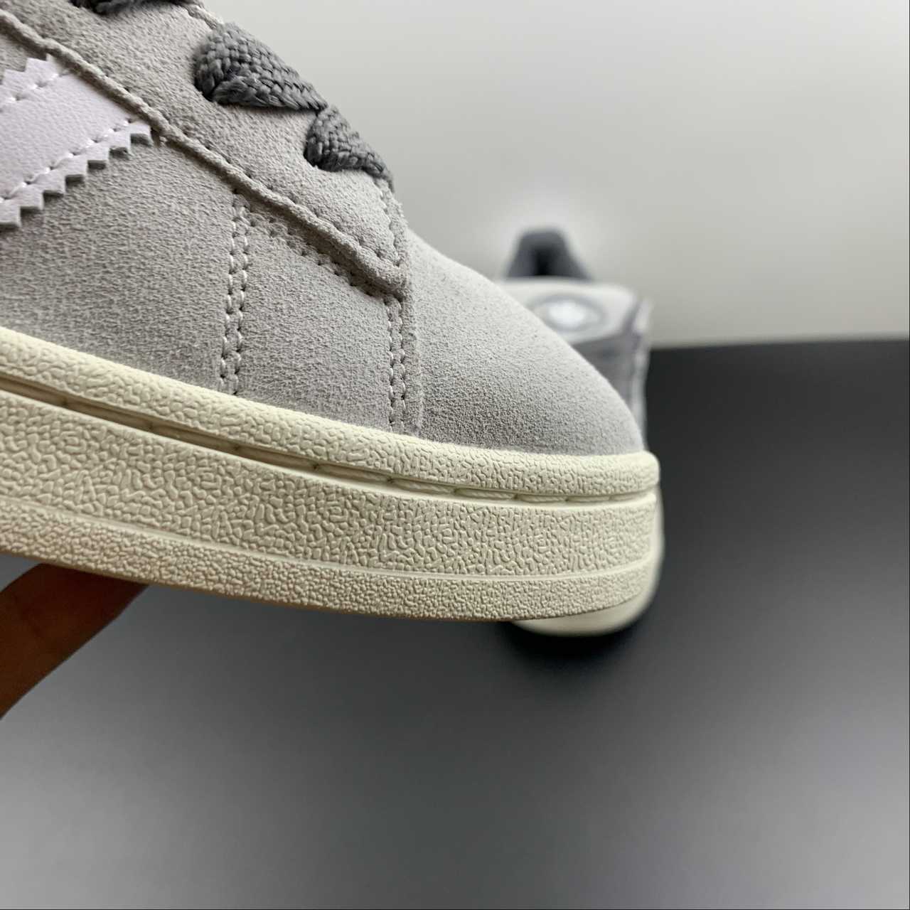 Adidas Campus 00s