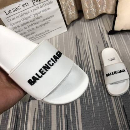 Chinelo Balenciaga