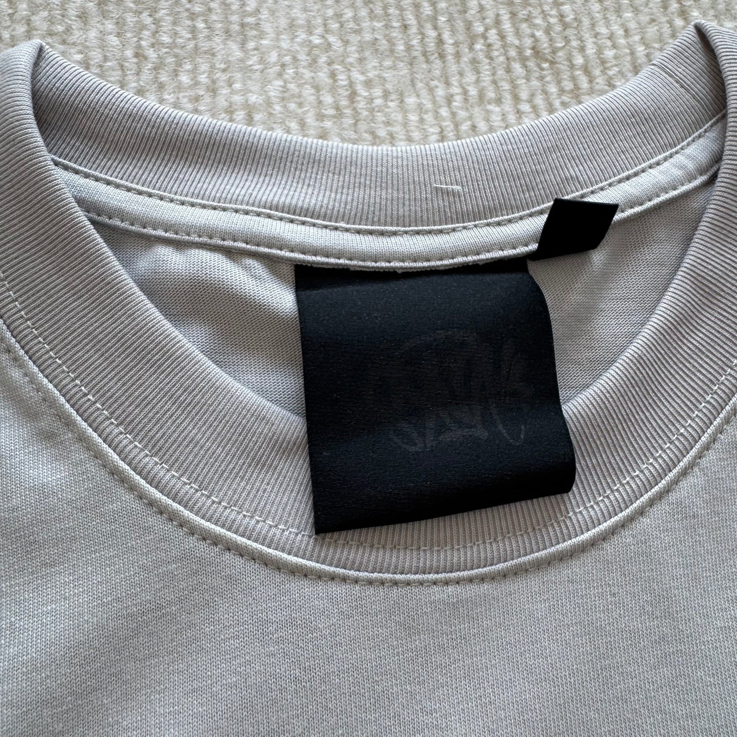 Camiseta Syna World