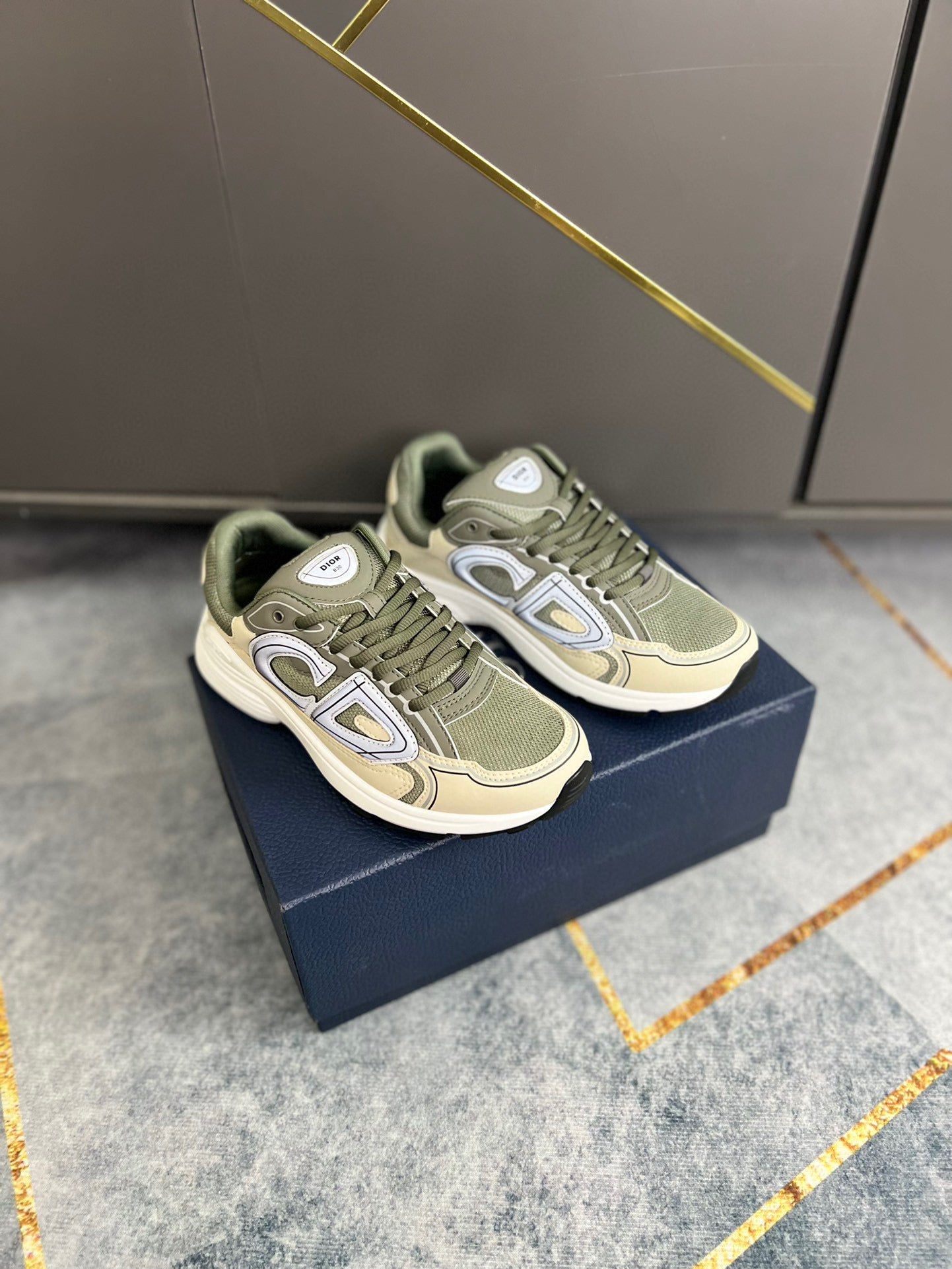 Dior B30