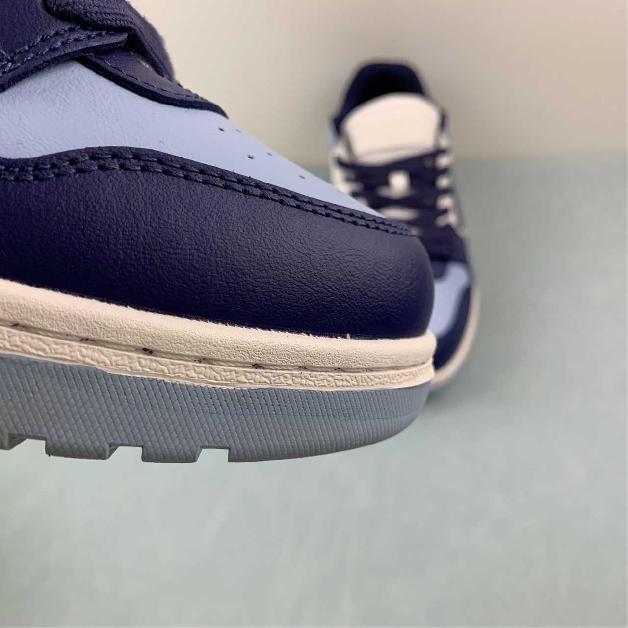 OFF-WHITE Out Of Office "000" Low