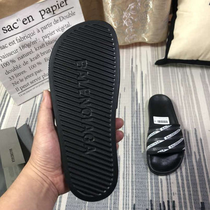Chinelo Balenciaga
