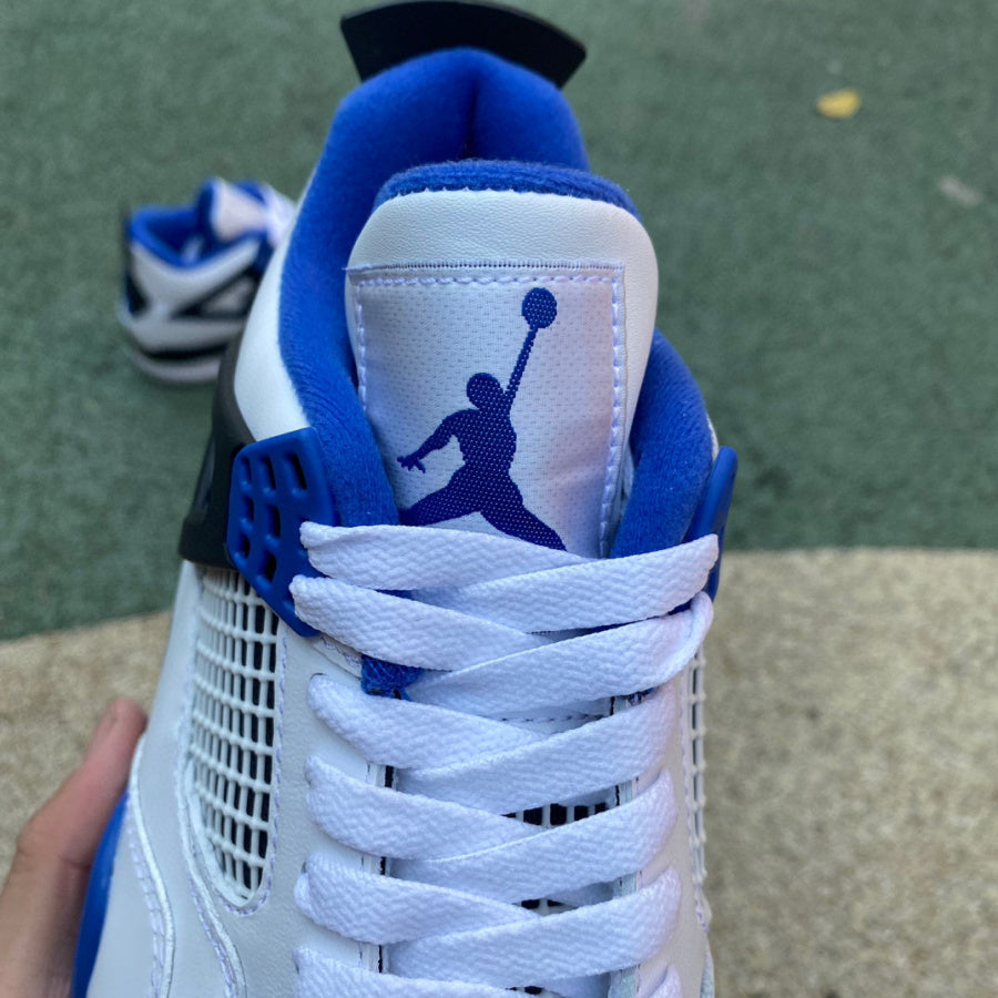 Air Jordan 4