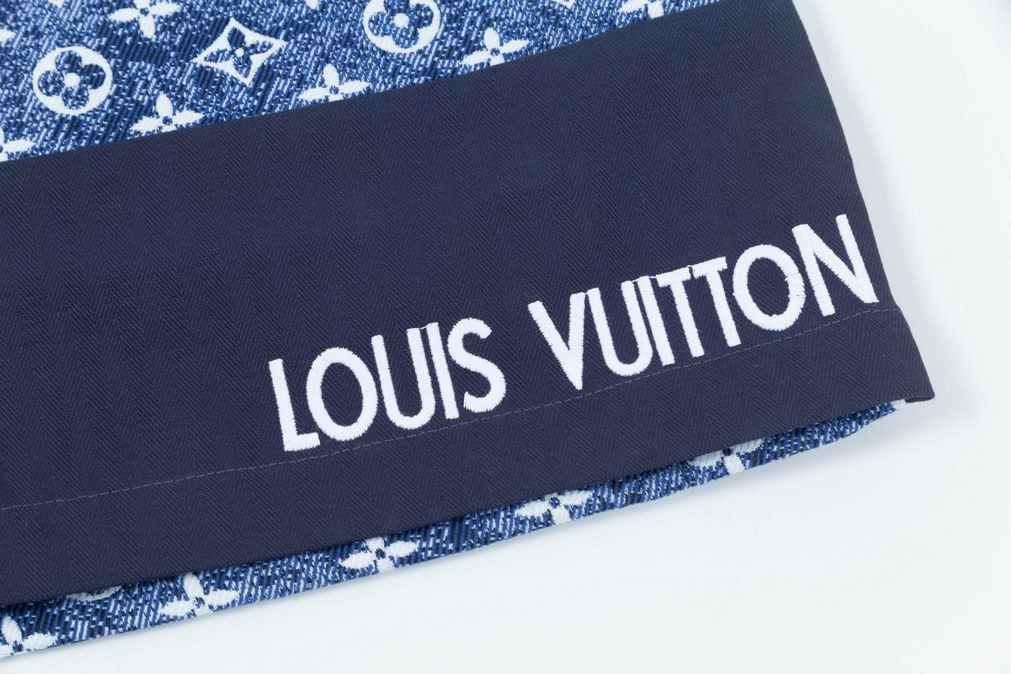 Corto Louis Vuitton