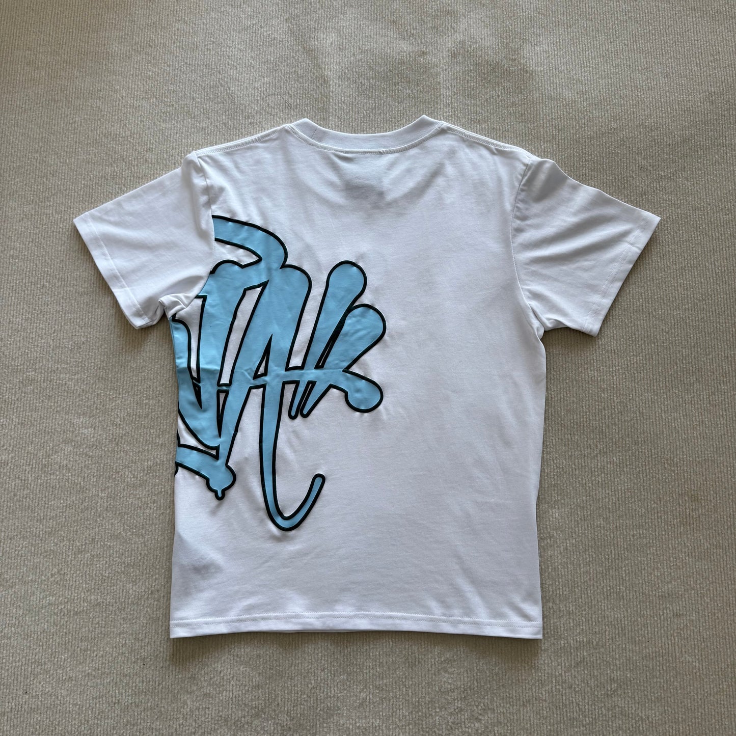 Camiseta Syna World
