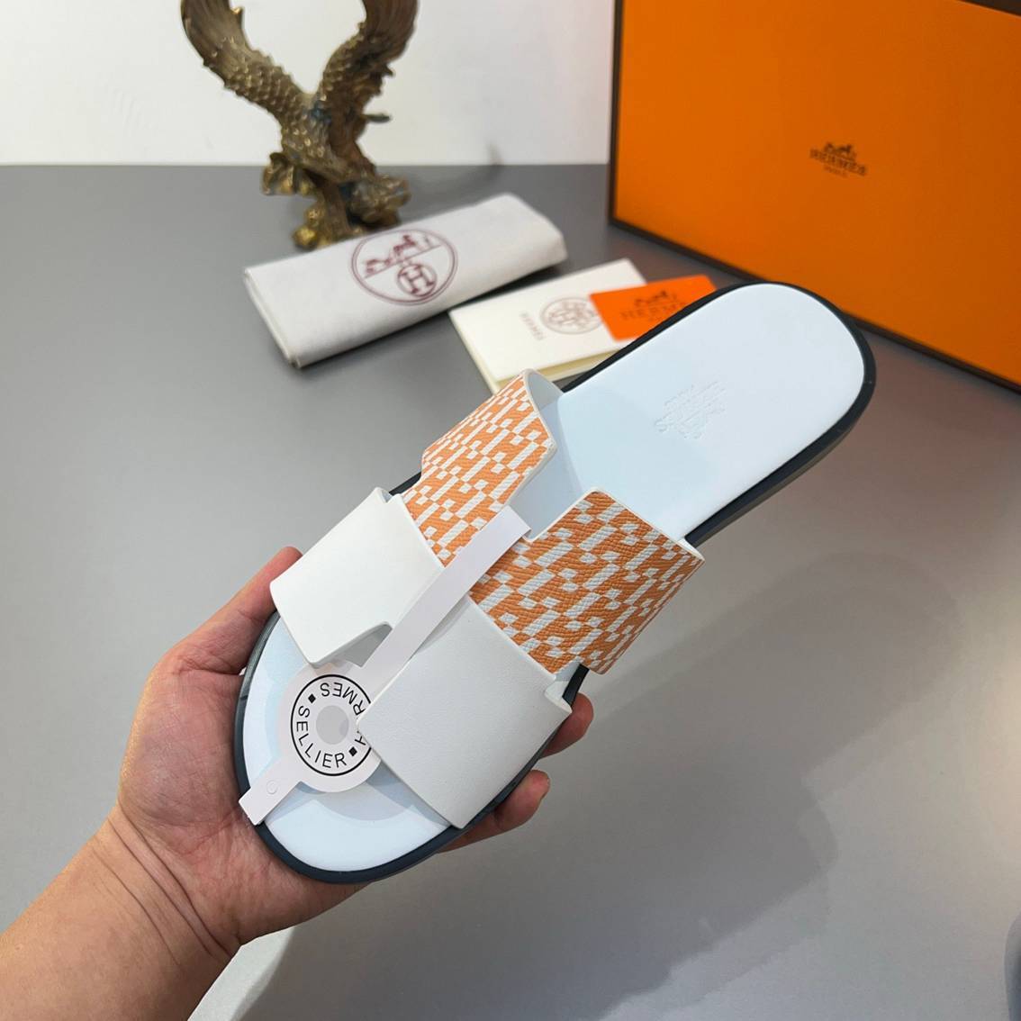 Chinelo Hermes Izmir