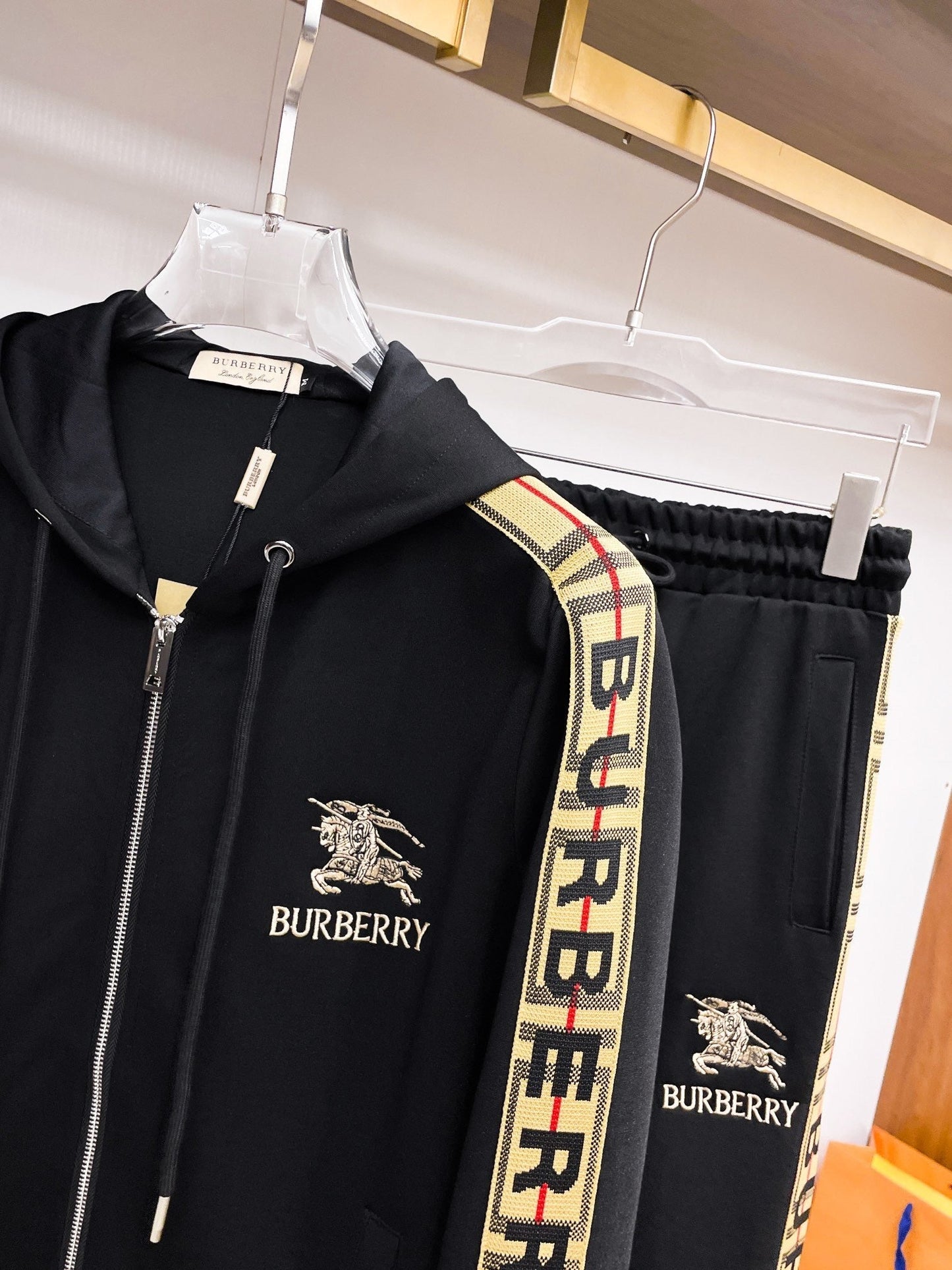 Conjunto Burberry 1.1