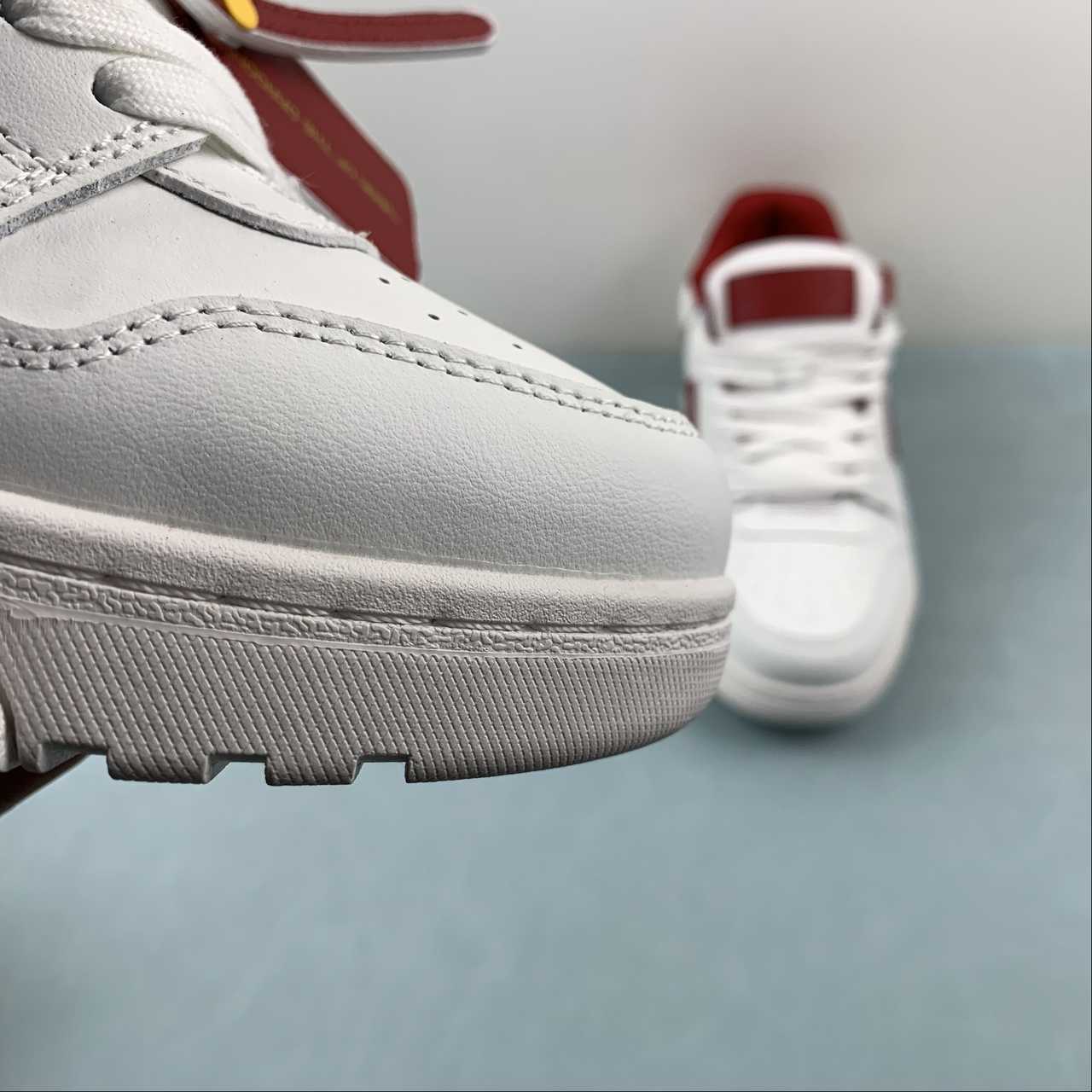 OFF-WHITE Out Of Office "000" Low