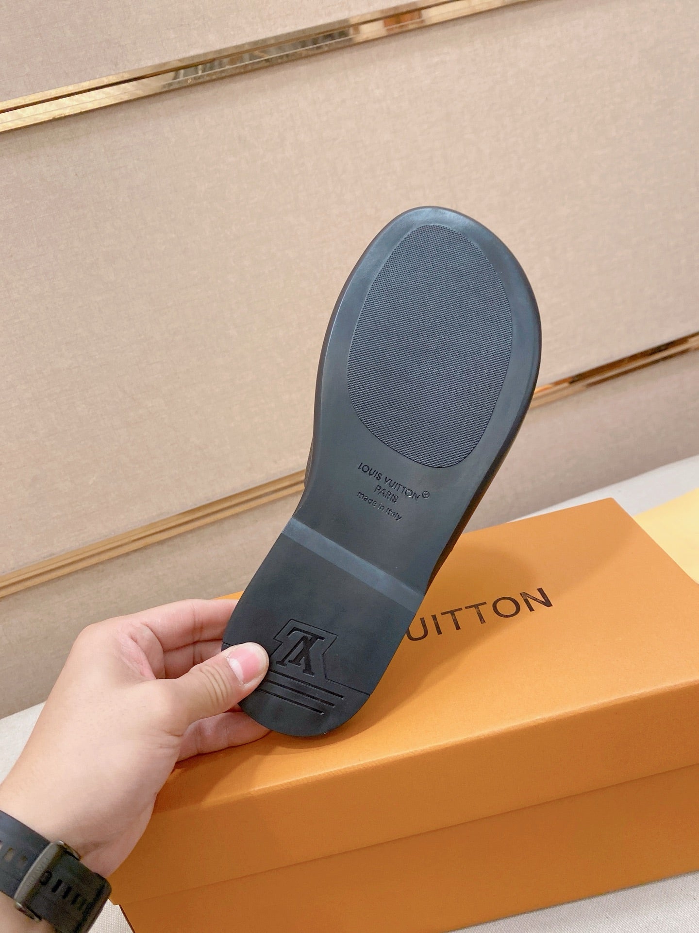 Louis Vuitton Slippers