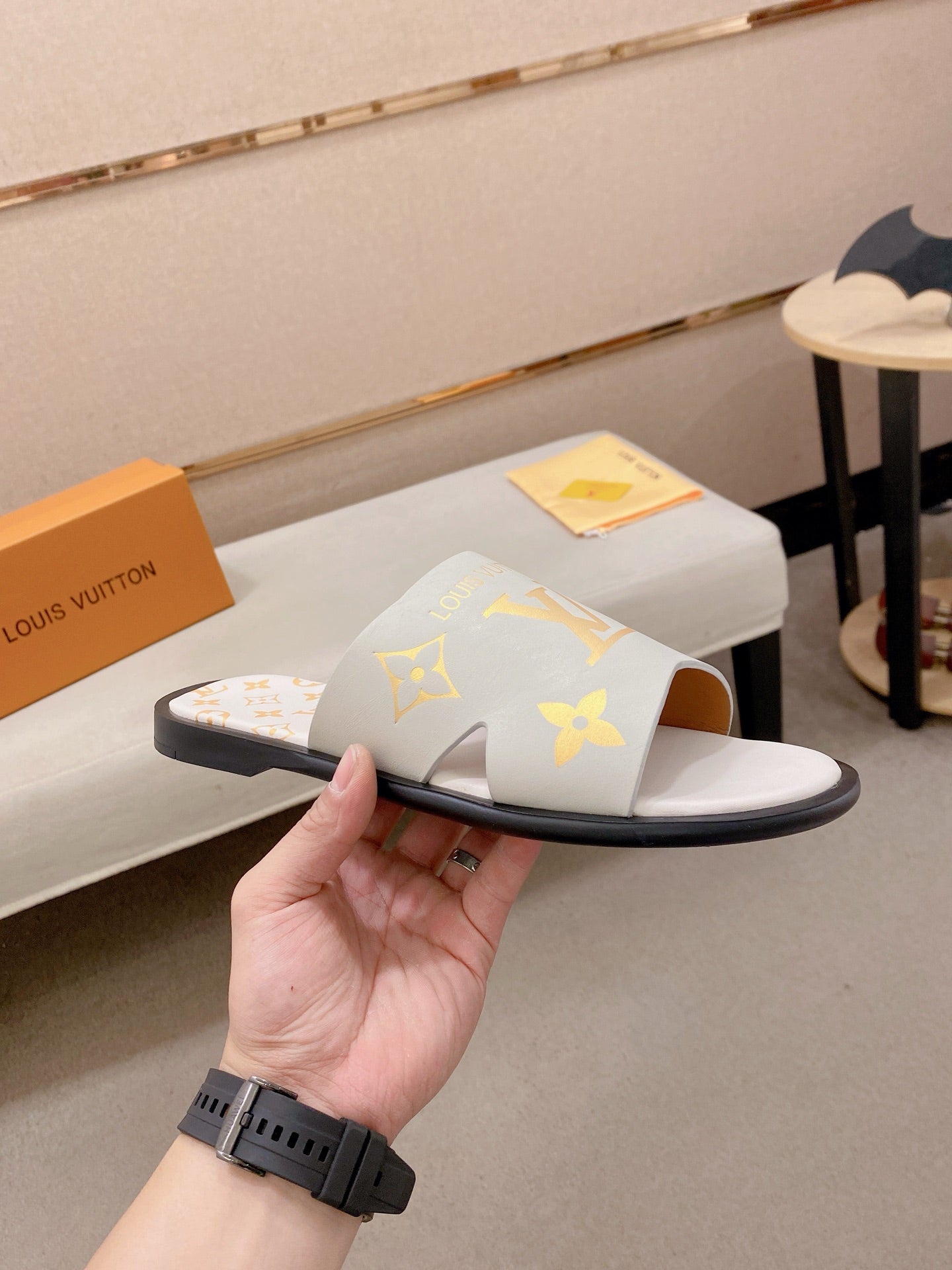 Louis Vuitton Slippers
