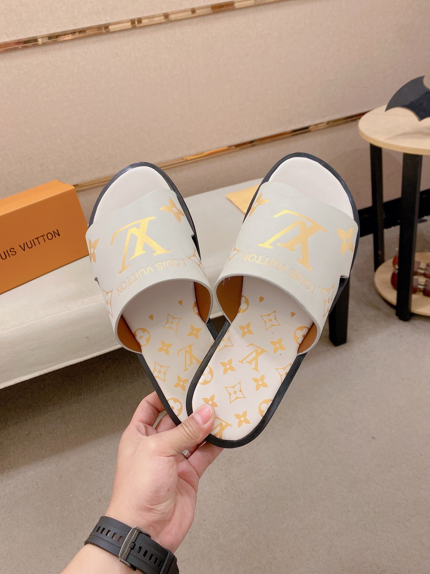 Louis Vuitton Slippers