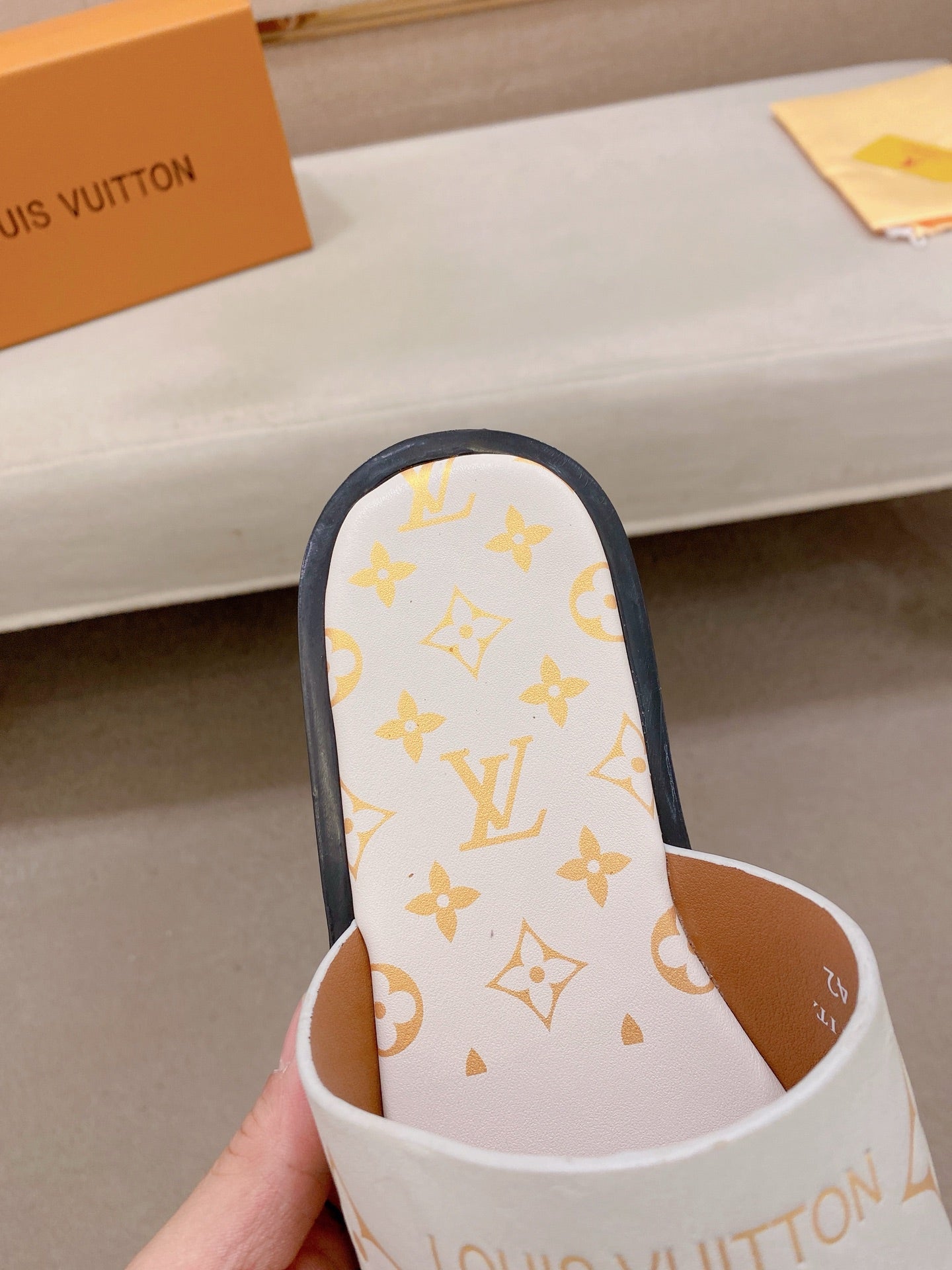 Louis Vuitton Slippers