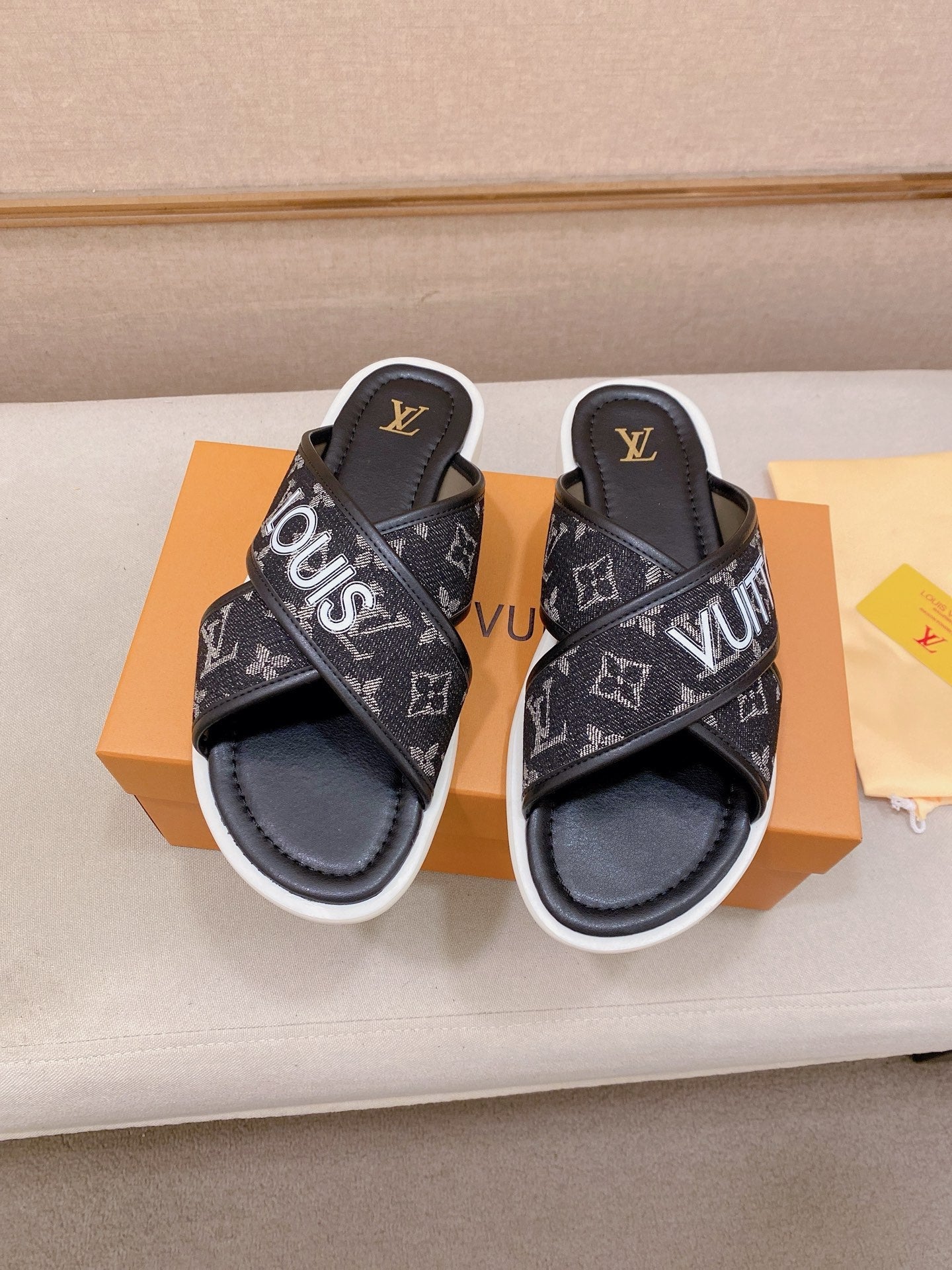 Chanclas Louis Vuitton