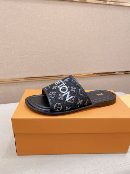 Louis Vuitton Slippers
