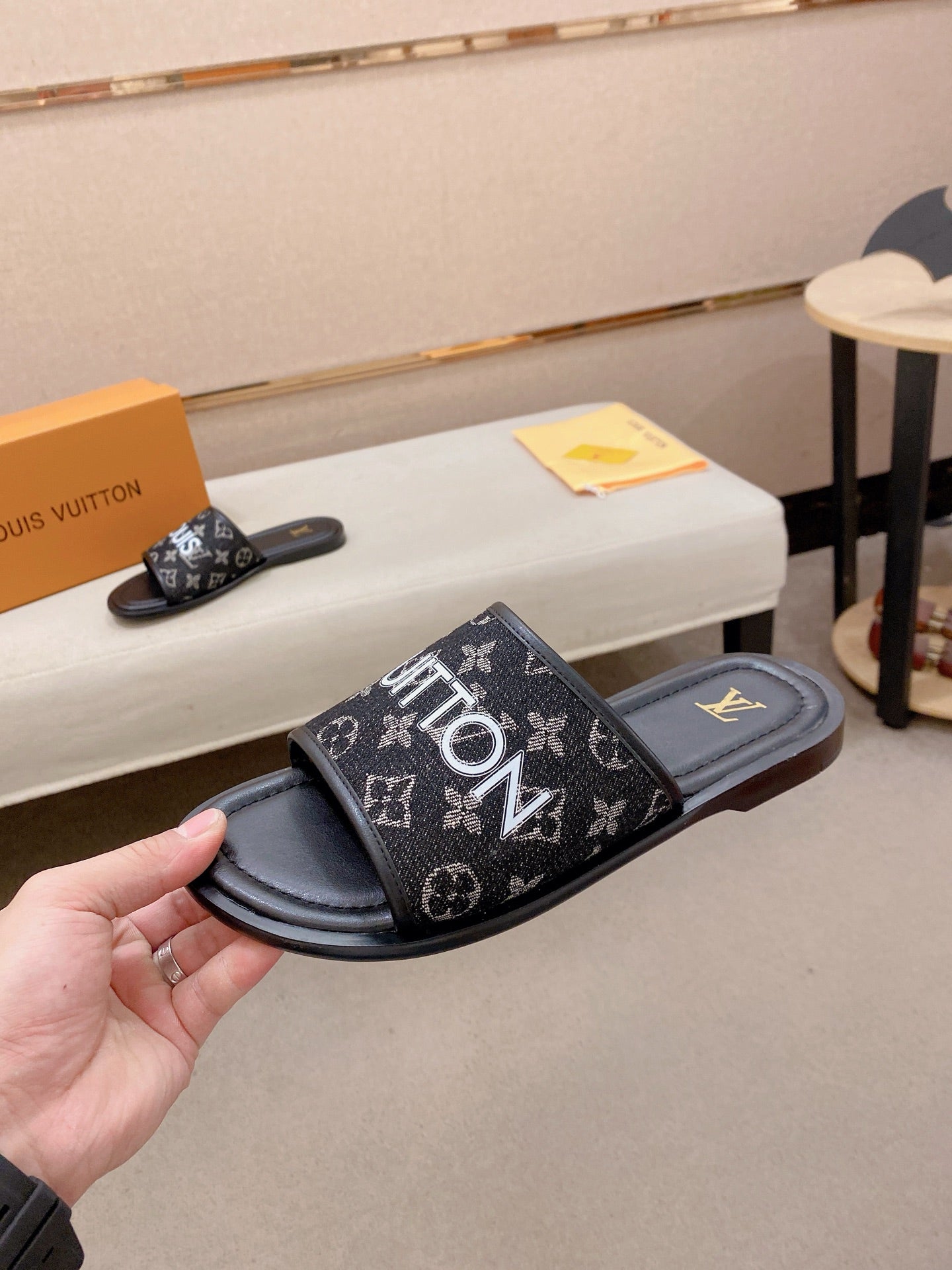 Louis Vuitton Slippers