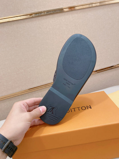 Louis Vuitton Slippers