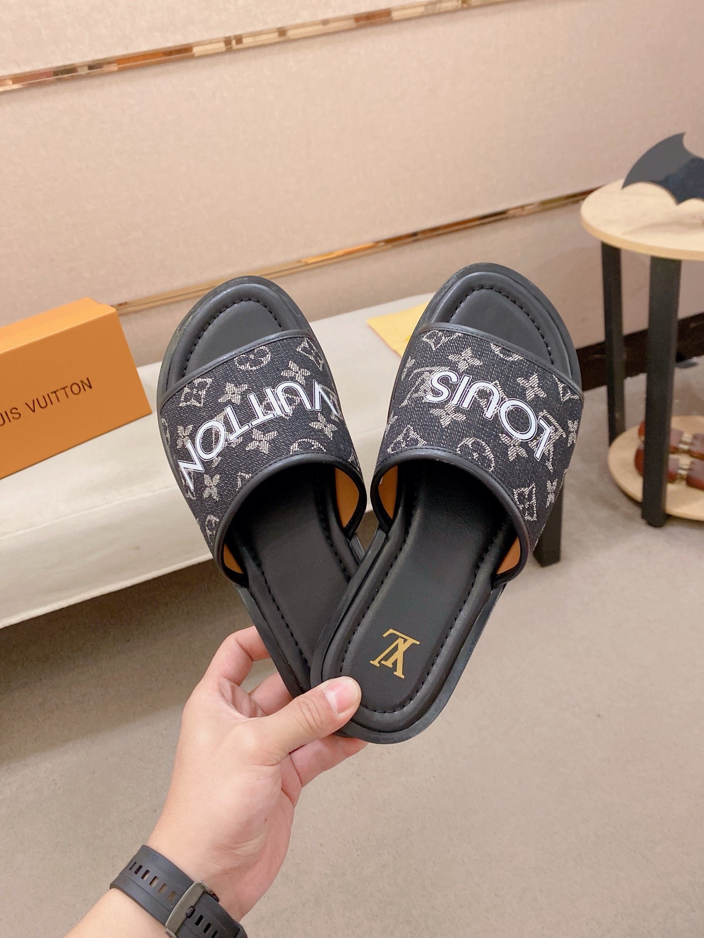 Louis Vuitton Slippers