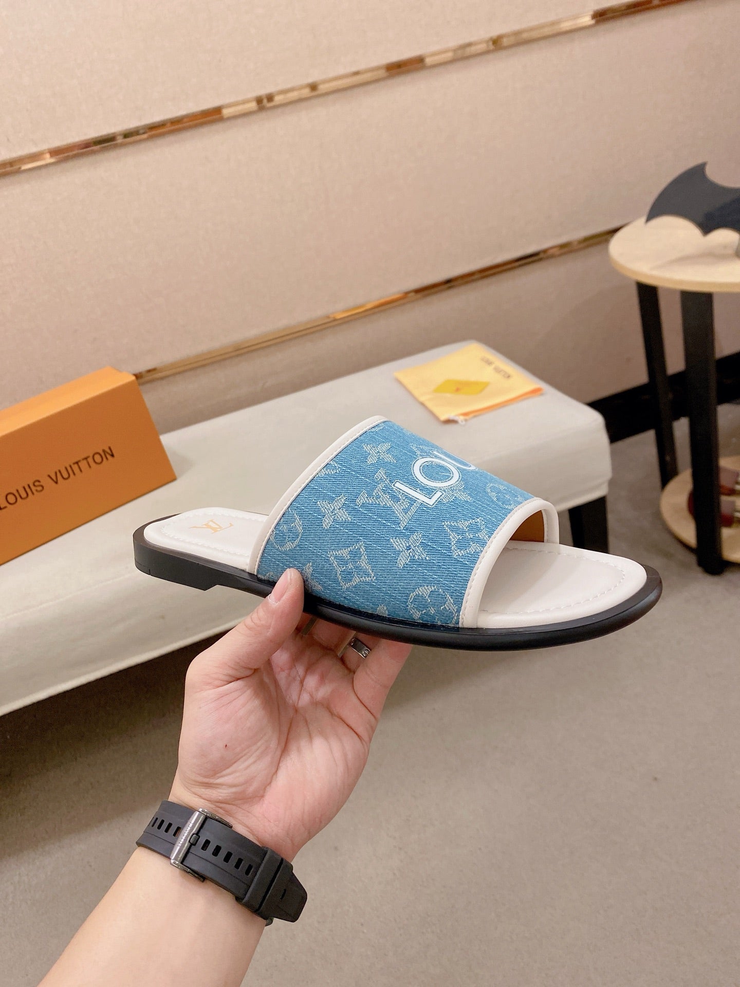 Louis Vuitton Slippers