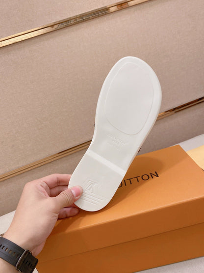 Louis Vuitton Slippers