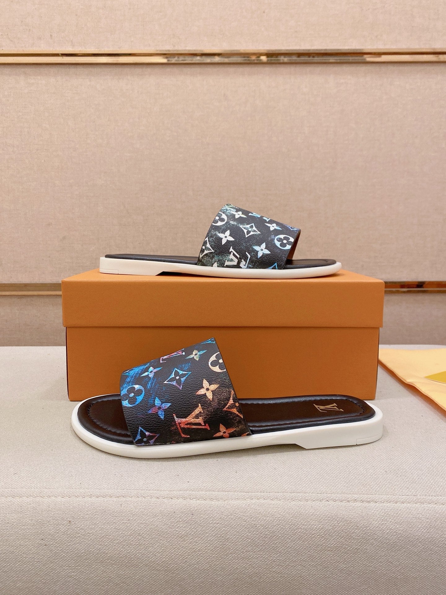 Louis Vuitton Slippers
