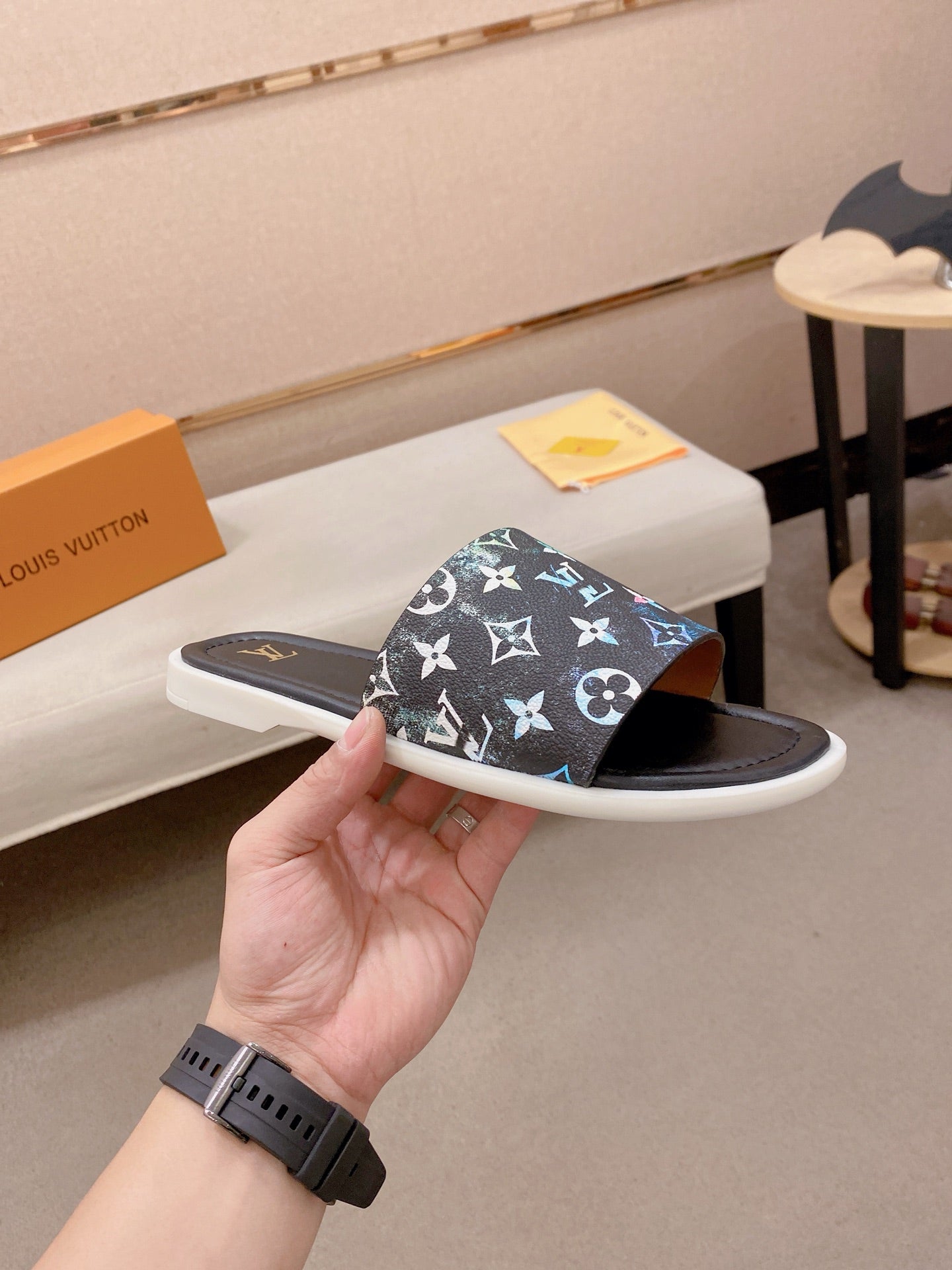 Louis Vuitton Slippers