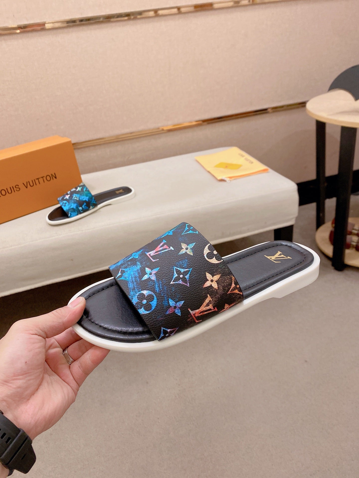 Louis Vuitton Slippers