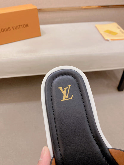 Louis Vuitton Slippers