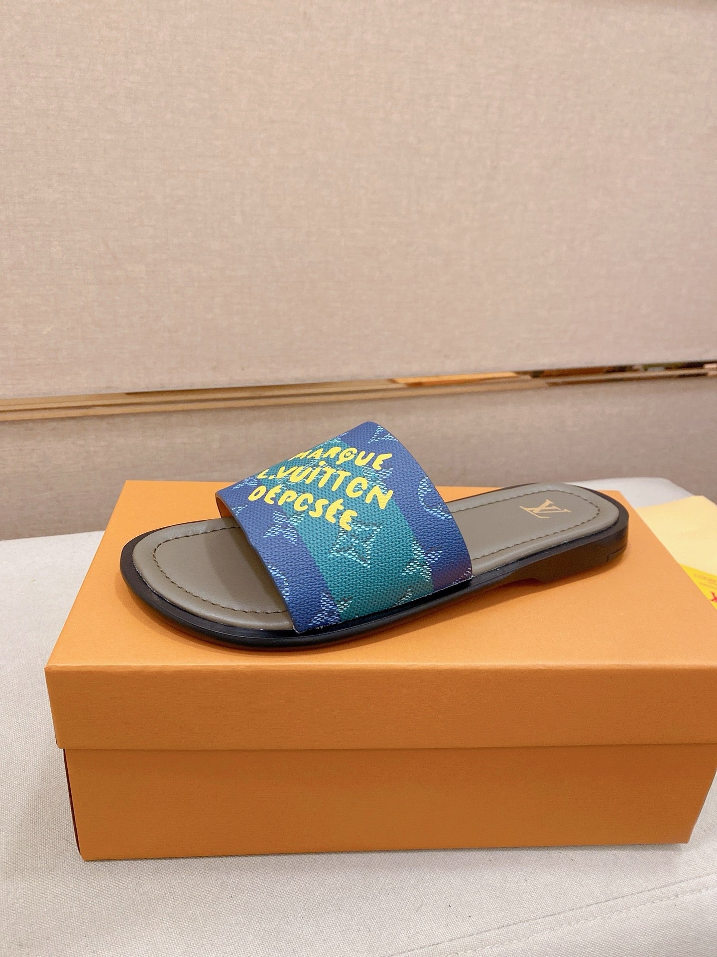 Louis Vuitton Slippers