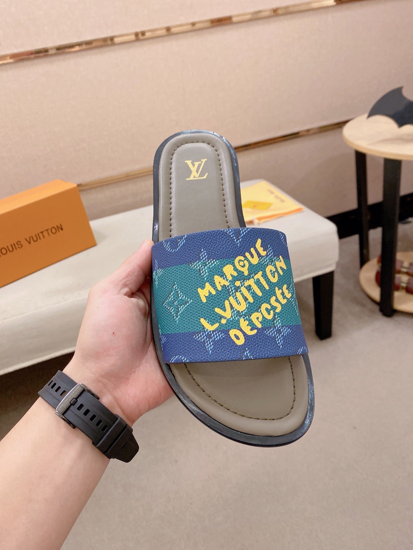 Louis Vuitton Slippers