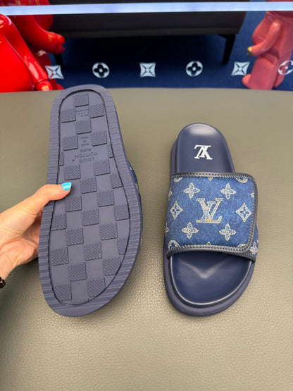 Chinelos Louis Vuitton